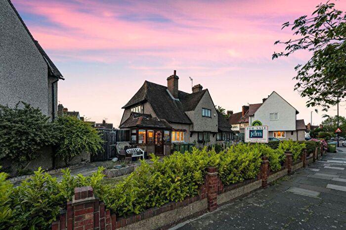 2 Bedroom Semi-Detached House For Sale In Rochester Way, Eltham, London, SE9