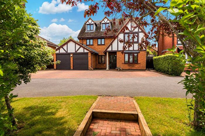 5 Bedroom Detached House For Sale In Restormel Close, Rushden, NN10