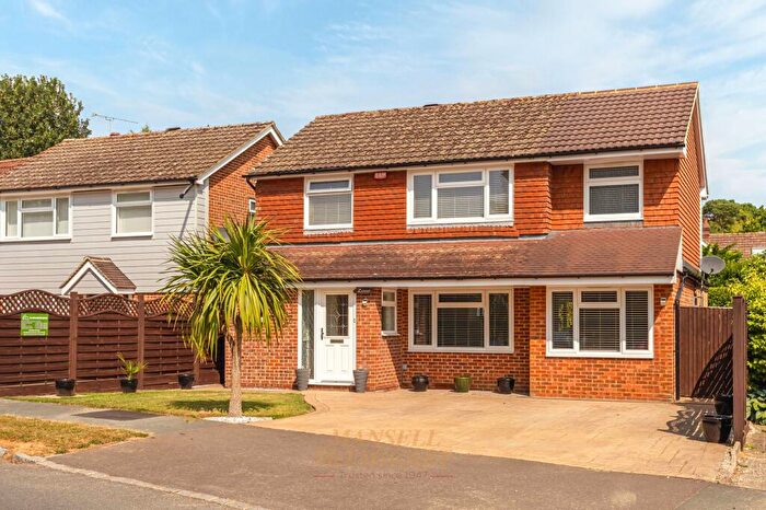 3 Bedroom Detached House For Sale In Hophurst Drive, Crawley Down, RH10