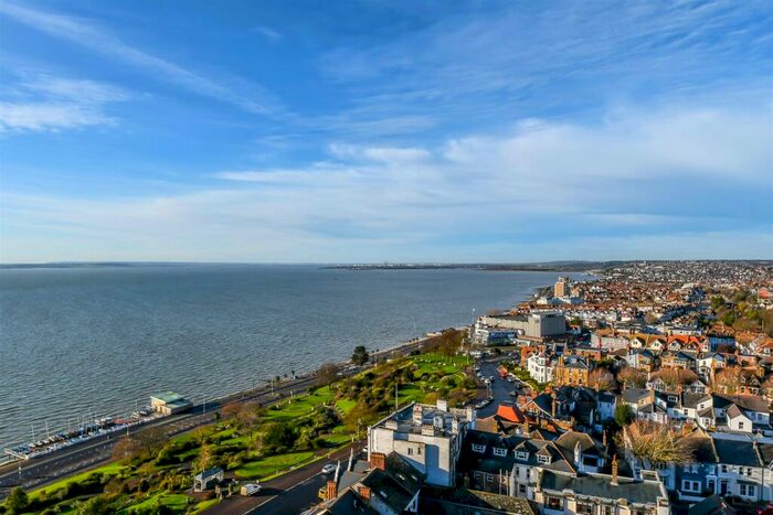 3 Bedroom Flat For Sale In Westcliff Parade, Westcliff-On-Sea, SS0