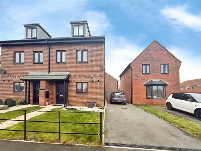 4 Bedroom Semi Detached House For Sale In Aster Road, Shirebrook, Mansfield, NG20