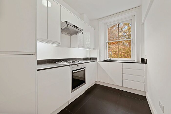 2 Bedroom Flat To Rent In Rutland Gate, London, SW7