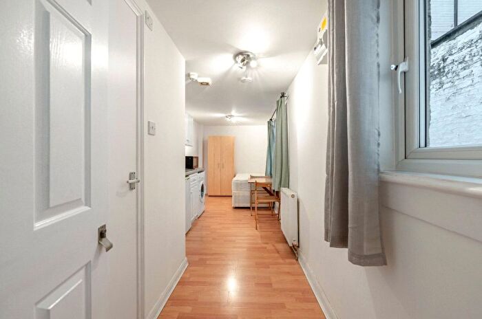 1 Bedroom Flat To Rent In Gloucester Place, Marylebone, London, NW1