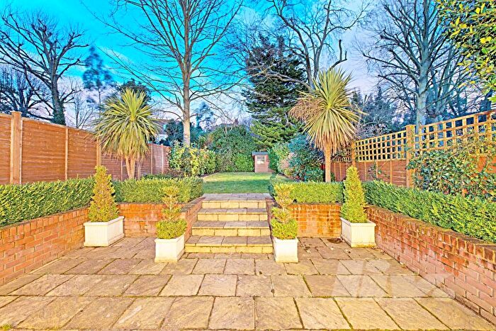 3 Bedroom Flat To Rent In Finchley Road, Hampstead, NW3