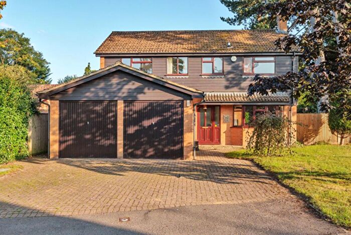 4 Bedroom Detached House For Sale In Pine Walk, Great Bookham, KT23