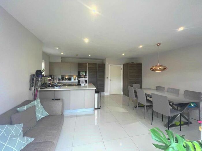 4 Bedroom Semi-Detached House To Rent In Willow Close, Buckhurst Hill, Essex, IG9