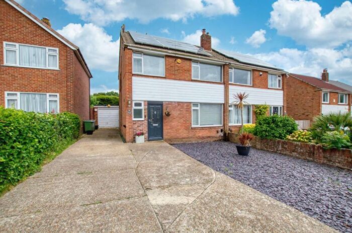 3 Bedroom Semi-Detached House For Sale In Kinsbourne Way, Southampton, SO19
