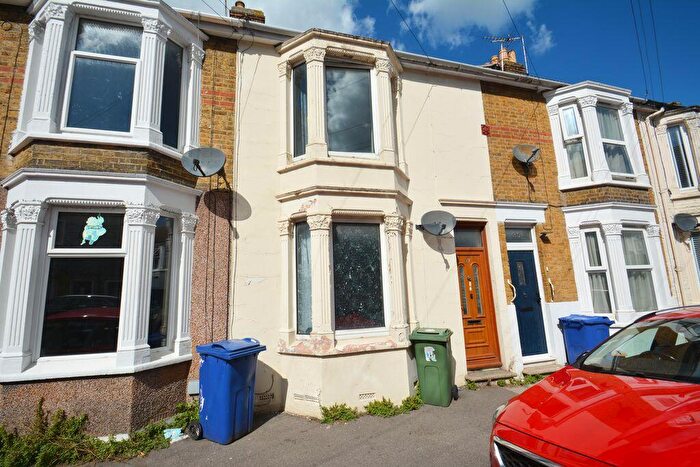 3 Bedroom Terraced House For Sale In Wellesley Road, Sheerness, ME12