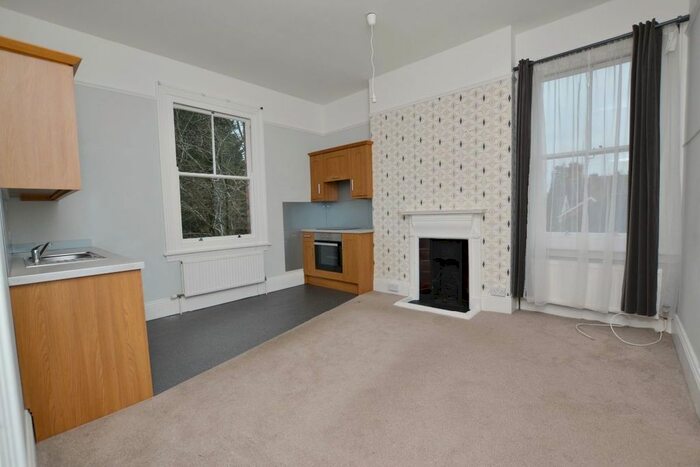 1 Bedroom Flat To Rent In Priory Road, Malvern WR14
