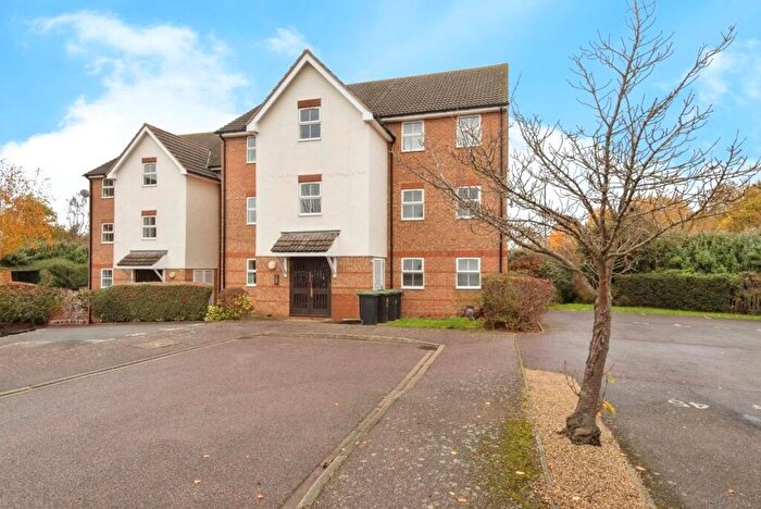 2 Bedroom Flat For Sale In Honeysuckle Close, Biggleswade, Bedfordshire, SG18