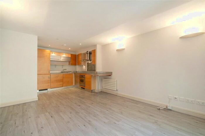 1 Bedroom Flat To Rent In Earl's Court Square, London, SW5