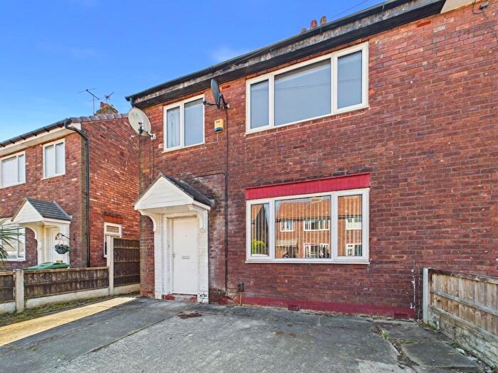 3 Bedroom Semi Detached House To Rent In Derwent Street, Tyldesley, M29