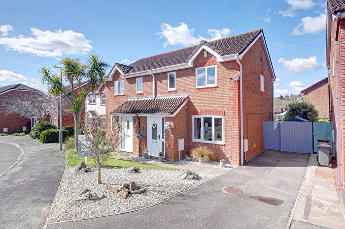 3 Bedroom Semi-Detached House For Sale In St Mellion Close, Hailsham, BN27