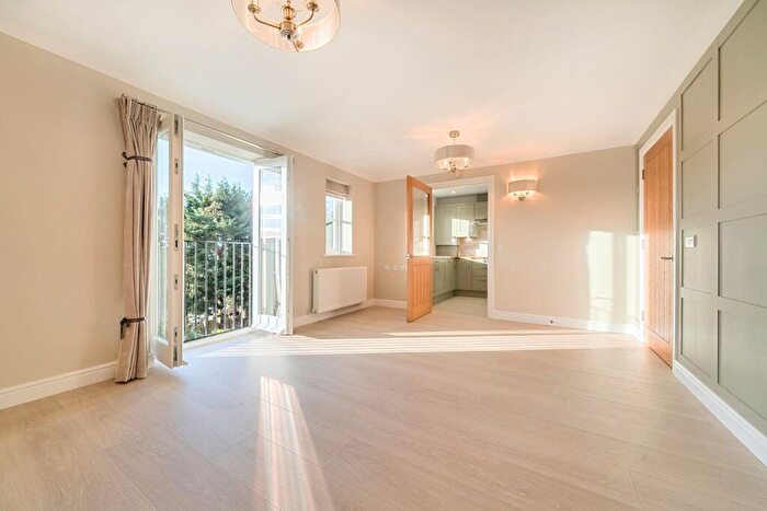 2 Bedroom Retirement Property For Sale In Blake Court, Newsholme Drive, Enfield, N21