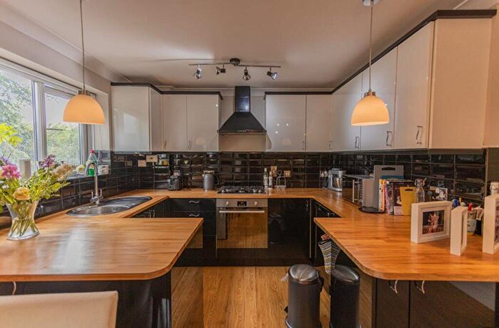 2 Bedroom Apartment To Rent In Clarendon Road, Harpenden, AL5