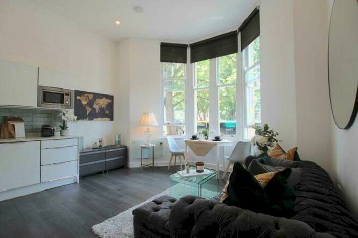 1 Bedroom Apartment To Rent In Cathedral Road, Cardiff, CF11