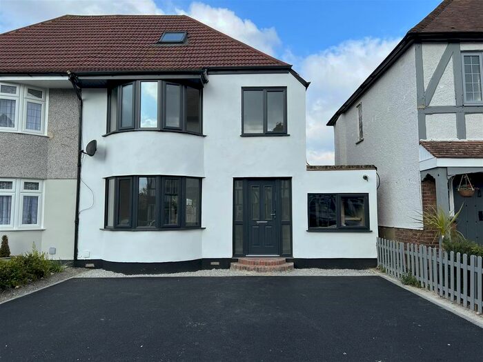 3 Bedroom Semi-Detached House To Rent In South Gipsy Road, Welling, DA16