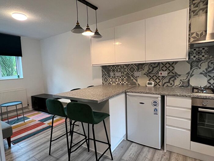 4 Bedroom Flat To Rent In Hungerford Road, Ucl, Lse, Camden, Kentish Town, Holloway, Camden, Euston, West End, London, N7