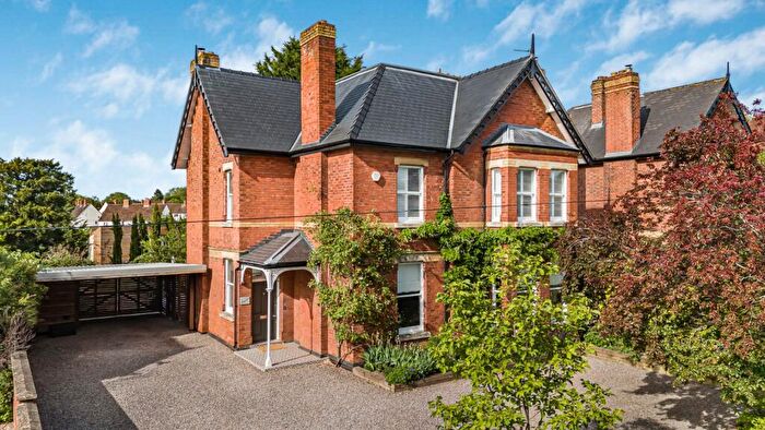 6 Bedroom Detached House For Sale In London Road, Charlton Kings, Cheltenham, Gloucestershire, GL52
