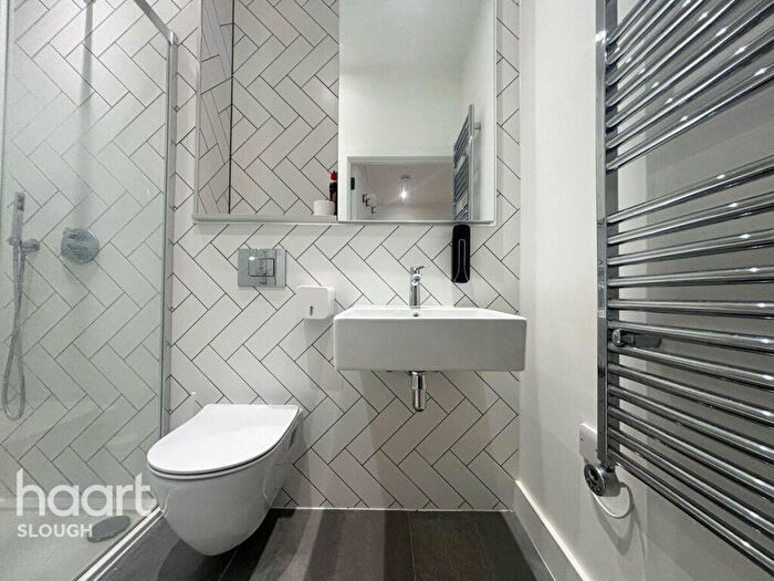 1 Bedroom Flat To Rent In Bath Road, Slough, SL1