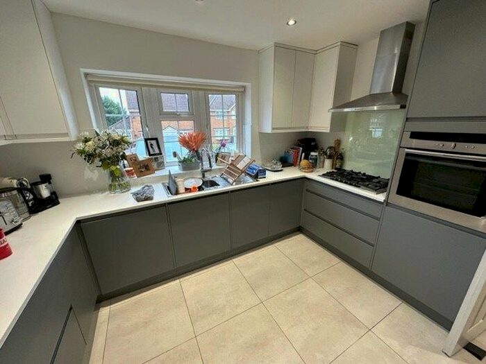 5 Bedroom Detached House To Rent In Clare Close, Elstree, Borehamwood, WD6