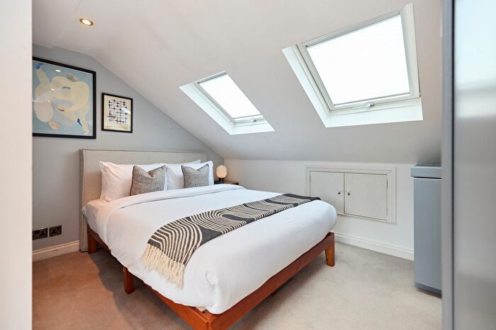 2 Bedroom Flat To Rent In Purves Road, London, NW10