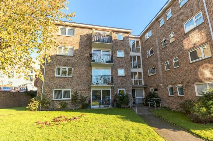 2 Bedroom Flat To Rent In Harold Street, Dover, CT16