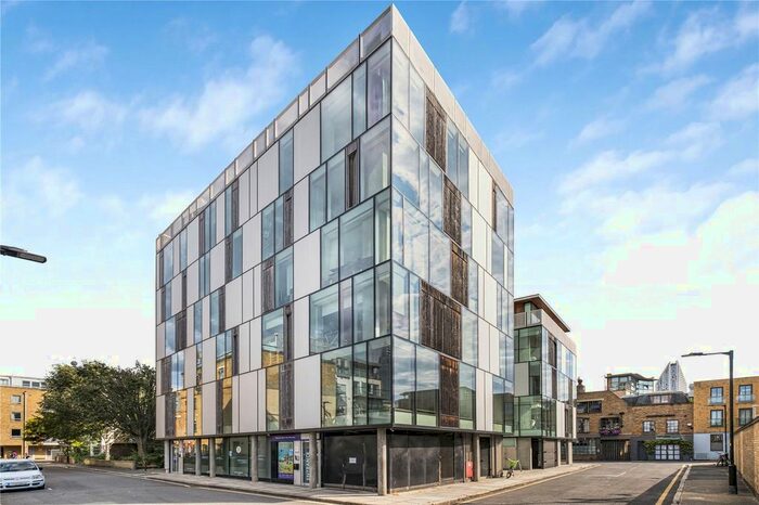 2 Bedroom Flat To Rent In Trundle Street, London, Uk, SE1