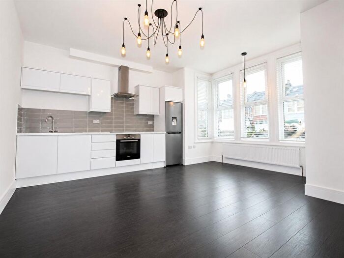 1 Bedroom Flat To Rent In Brownlow Rd, London, N11