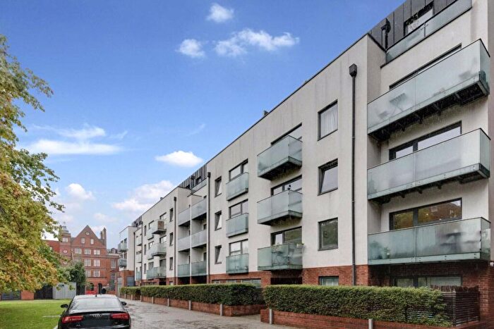 3 Bedroom Flat To Rent In Tiltman Place, London, N7