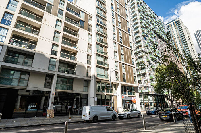 2 Bedroom Apartment For Sale In Millharbour, South Quay, E14