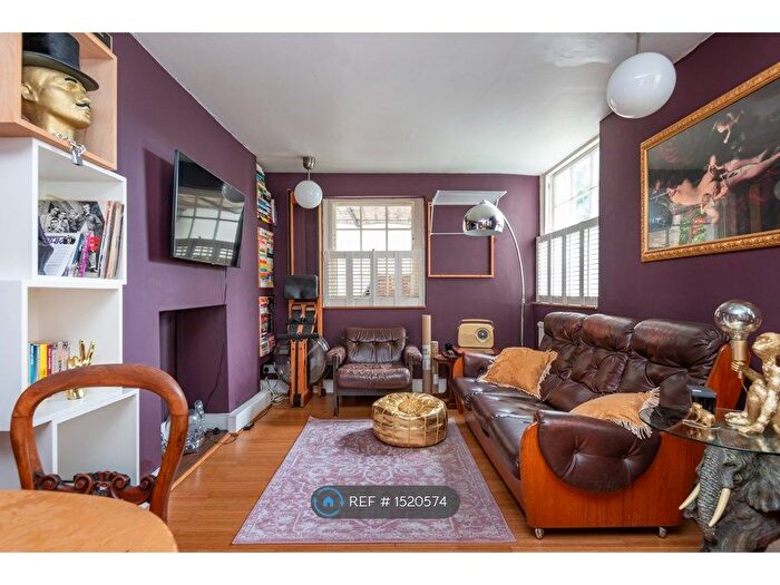 1 Bedroom Flat To Rent In Queensbridge Road, London, E2