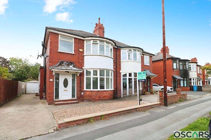 3 Bedroom Semi-Detached House For Sale In Cranbrook Avenue, Hull, HU6