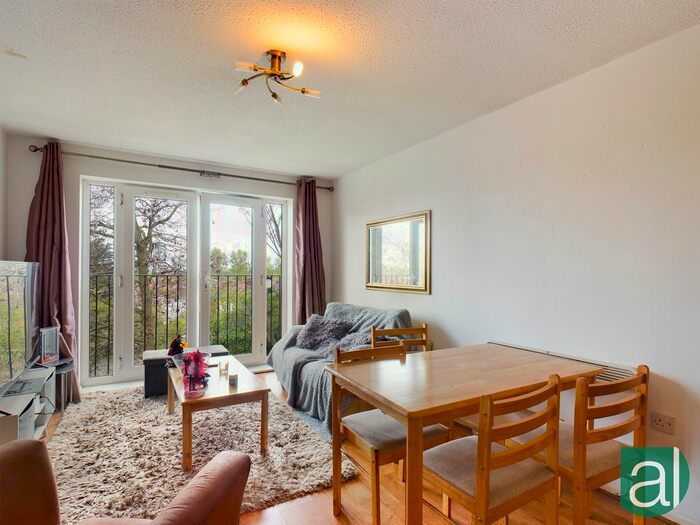 2 Bedroom Flat To Rent In Field Lane, Litherland, L21