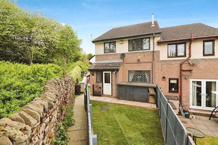 2 Bedroom Town House For Sale In Paterson Gardens, Stocksbridge, Sheffield, S36