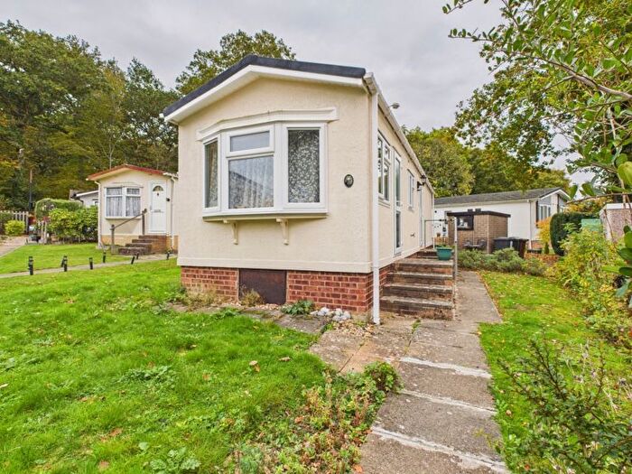 2 Bedroom Park Home For Sale In Shipbourne Road, Tonbridge, TN10