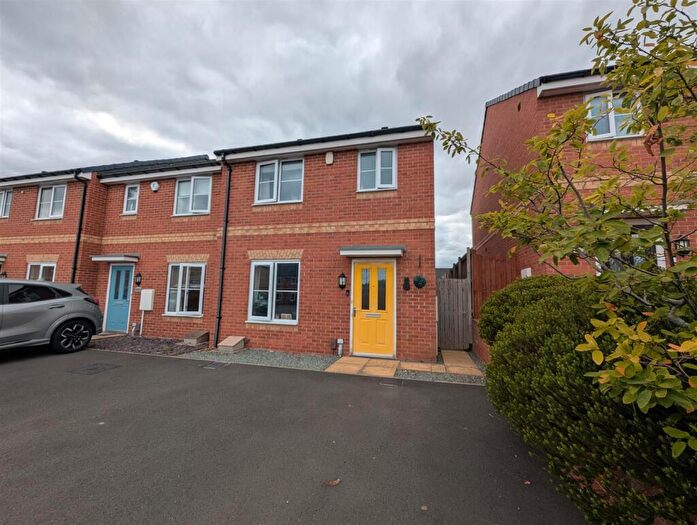 3 Bedroom End Of Terrace House For Sale In Barlby Drive, Darlington, DL3
