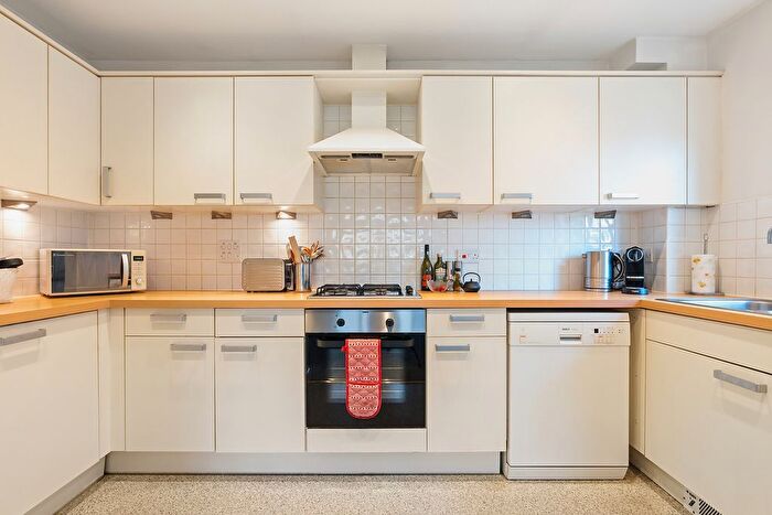 2 Bedroom Flat For Sale In School Road, Ashford, TW15