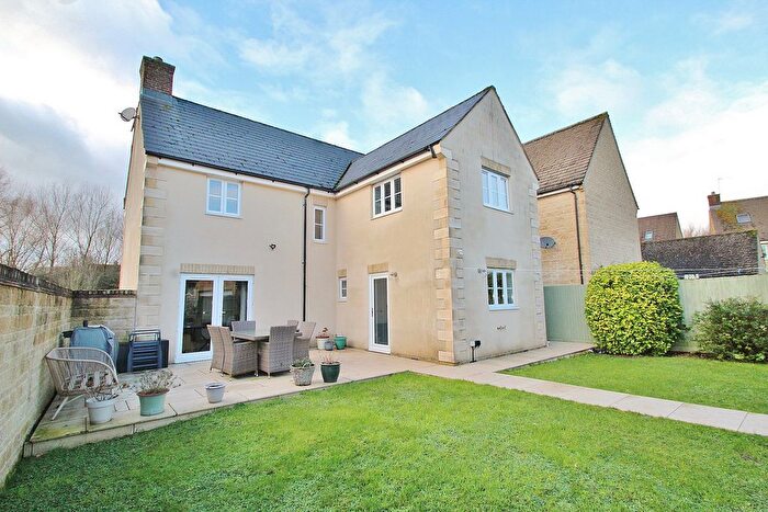 4 Bedroom Detached House For Sale In Cherry Tree Way, Witney, OX28