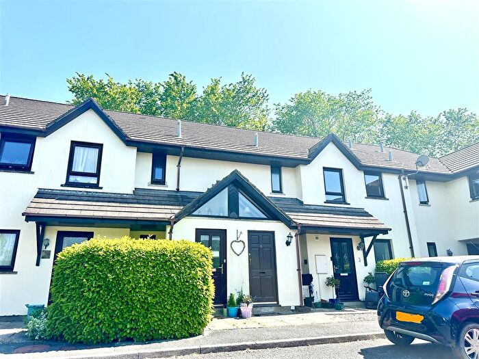 2 Bedroom Flat To Rent In The Clicketts, Tenby, SA70