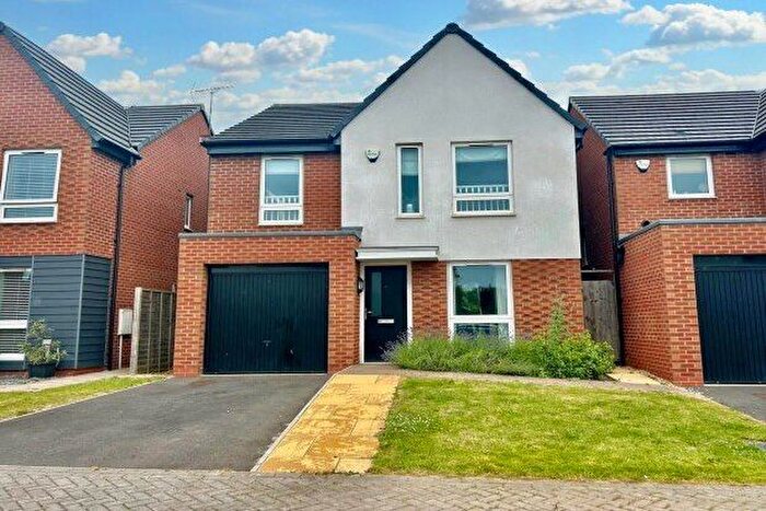 4 Bedroom Detached House To Rent In Waldrom Road, Nottingham, NG4