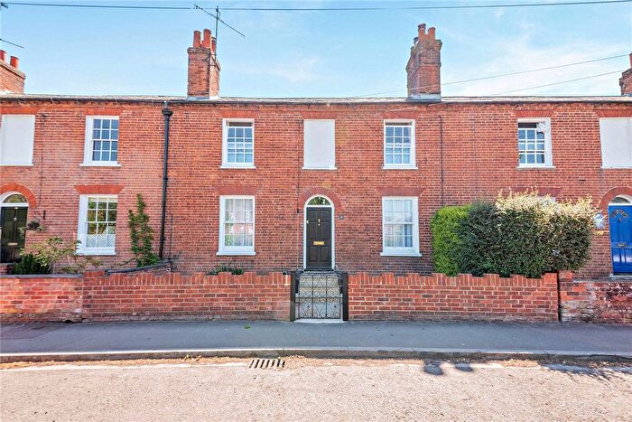 3 Bedroom Terraced House For Sale In Shaw Road, Newbury, Berkshire, RG14