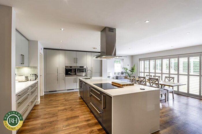 5 Bedroom Detached House For Sale In Burghley Court, Sprotbrough, Doncaster, DN5