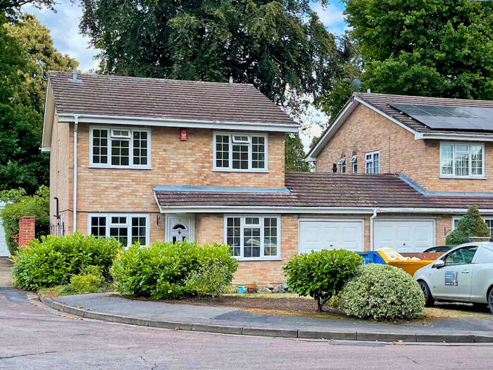 4 Bedroom Detached House To Rent In Cambrian Close, Camberley, GU15