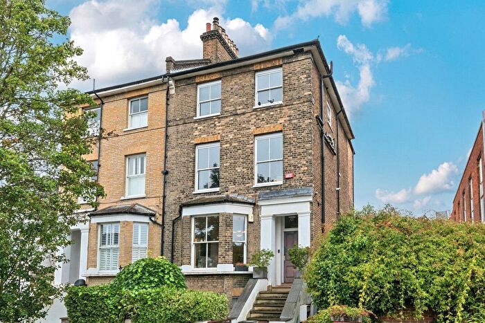 5 Bedroom Semi-Detached House For Sale In Rosendale Road, London, SE21