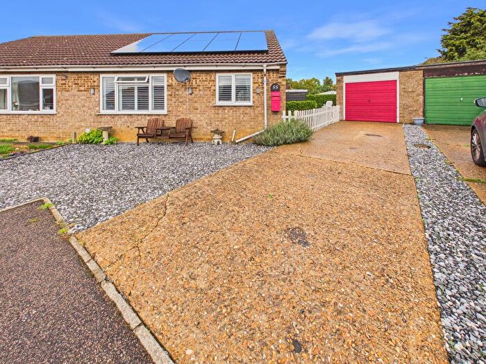 2 Bedroom Semi-Detached Bungalow For Sale In Camping Close, Haddenham, Ely, CB6