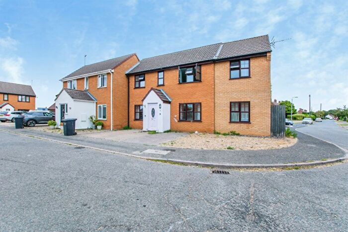 4 Bedroom Semi-Detached House For Sale In Isle Bridge Road, Outwell, Wisbech, PE14