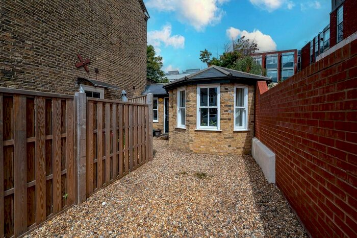 2 Bedroom Bungalow To Rent In Hardman Road, Kingston, Kingston Upon Thames, KT2