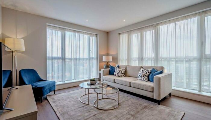 2 Bedroom Flat To Rent In Circus Apartments, Canary Wharf, E14