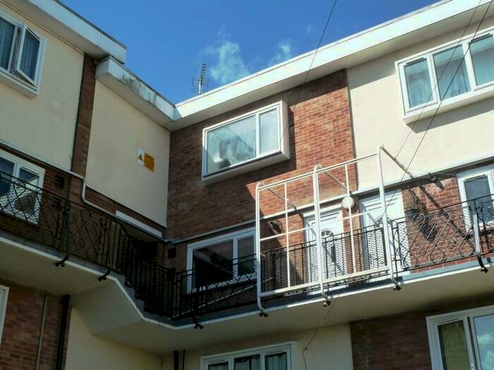 2 Bedroom Apartment To Rent In Cadman Close, Bedworth, Warwickshire, CV12